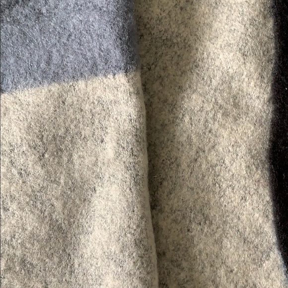 BCBC Color Blocked Blue Black Gray Scarf Winter - Picture 4 of 4